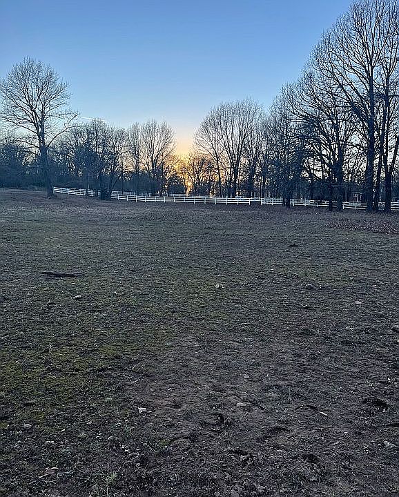 2nd image of 8205 Glory Ln
