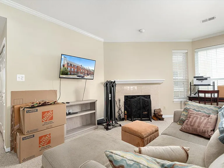 664 Gateway Dr SE #302 — Photo 6