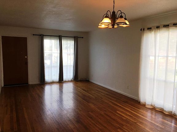 2nd image of 1715 McFarlan St