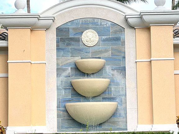 3rd image of 488 Capistrano Dr #488