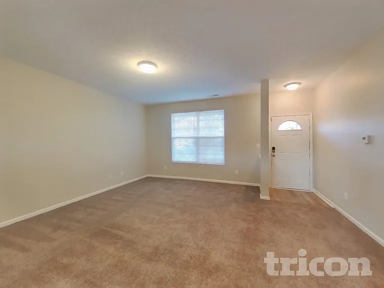 2027 Shadow Creek Blvd — Photo 2