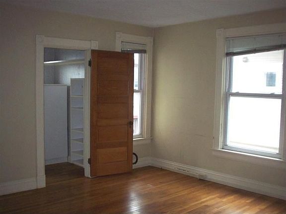 5th image of 4306 Floral Ave