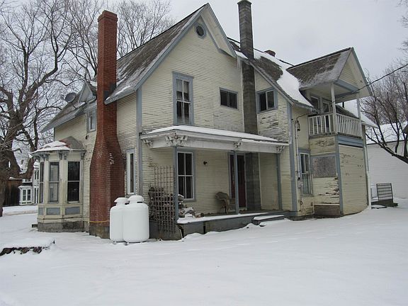 2nd image of 2293 main Street