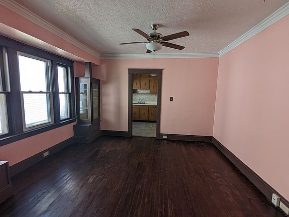 4th image of 10605 Almira Ave #1