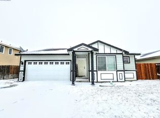 1305 Ela Loop, Grandview, WA 98930