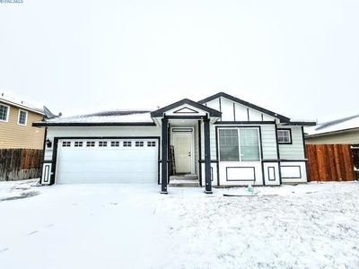 1305 Ela Loop, Grandview, WA, 98930