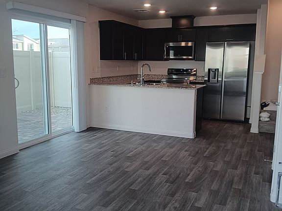 2nd image of 2881 Champagne Gold Ave