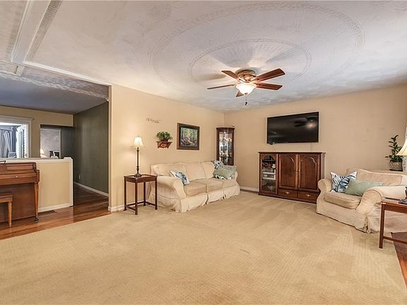 5th image of 320 McKinney Blvd