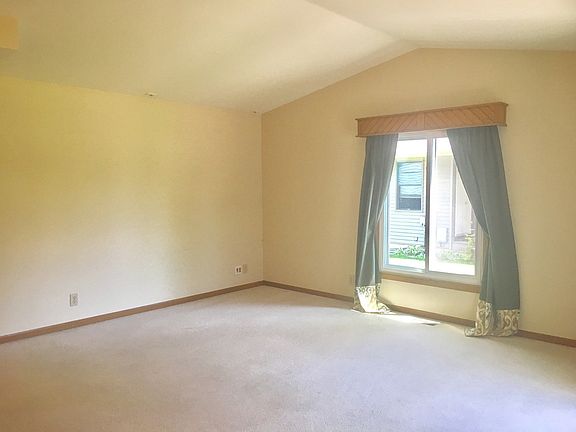 5th image of 900 Pleasant St #904