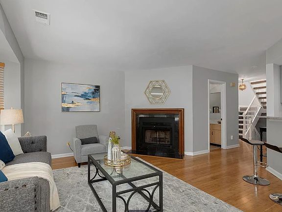 5th image of 4466 McPherson Ave #A