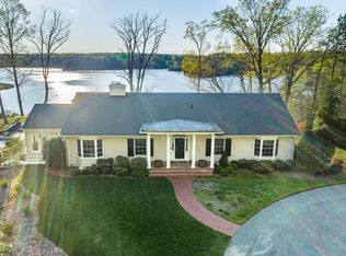 1541 Coxs Farm Rd, Weems, VA 22576