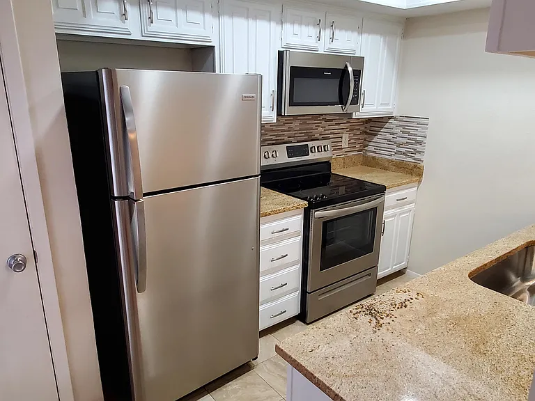 2902 Southern Cross Dr — Photo 6