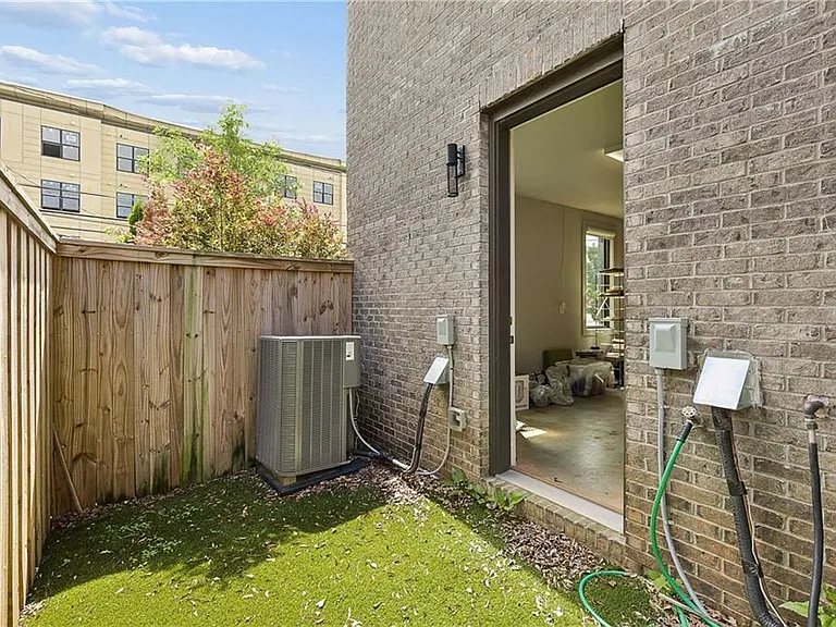 102 City View Ct NE — Photo 34