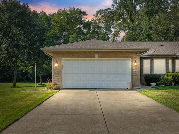 2016 Texas St, Chesterton, IN 46304