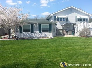 102 Potomac Dr, Dyer, IN 46311
