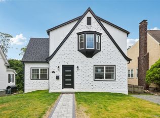 65 Overlook Dr, Valhalla, NY 10595