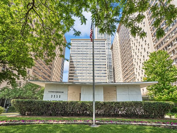 2nd image of 3950 N Lake Shore Dr APT 1801A
