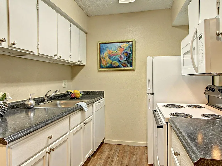Sawmill Apartments — Photo 4