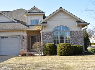 7423 W Heron Pond Dr, Mequon, WI 53092