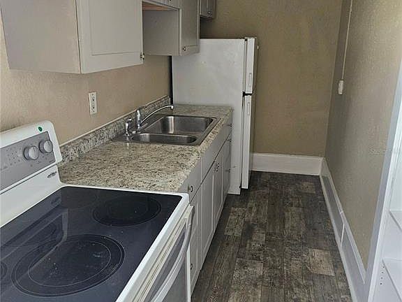 4th image of 725 N Westmoreland Dr #1