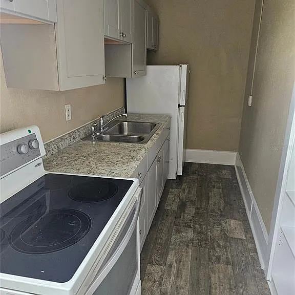 725 N Westmoreland Dr #1 — Photo 4