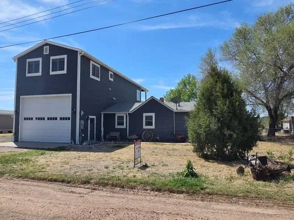 202 May St, Lewellen, NE 69147