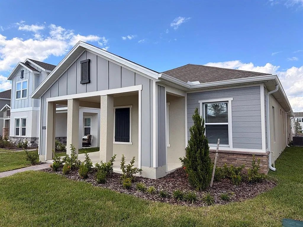 3 bed, 2.0 bath, 1659 sqft, $2,400 — Photo 2