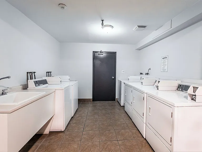 1375 Kensington Pkwy — Photo 14