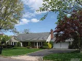 3 Olympia Ln, Stony Brook, NY 11790