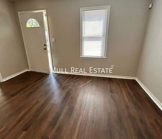 4801 N Willow Ave — Photo 8