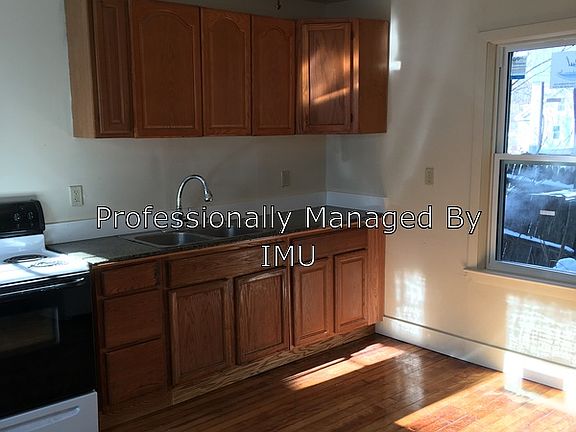 2nd image of 138 Franklin St #1
