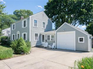 40 Algonquin Rd, Rumford, RI 02916