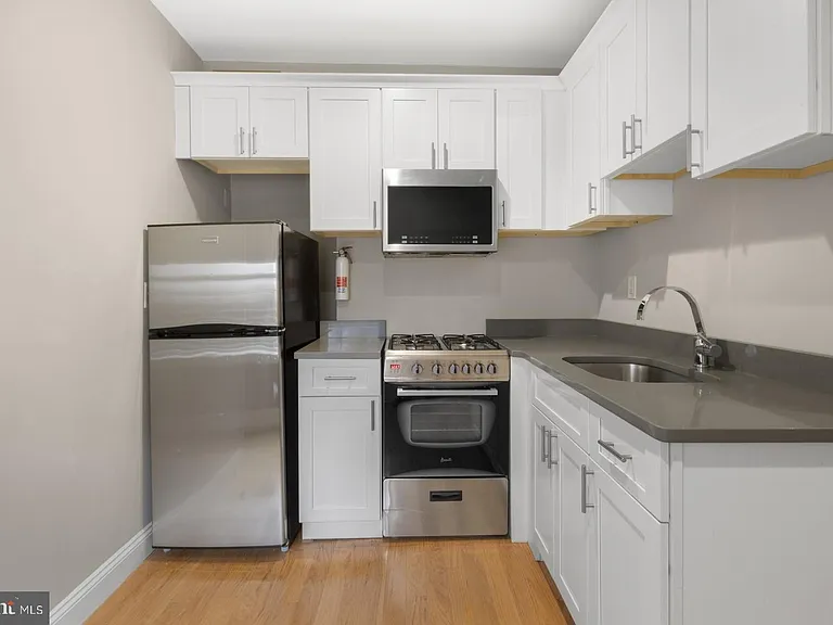 1302 N 19th St #1 — Photo 2