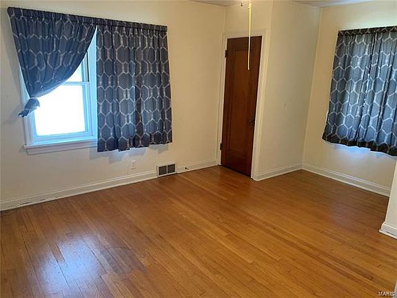 2nd image of 6923 Alabama Ave