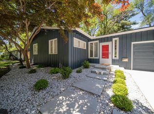 7536 Colonial Dr, Prairie Village, KS 66208