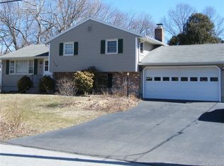 14 College St, Clinton, CT 06413