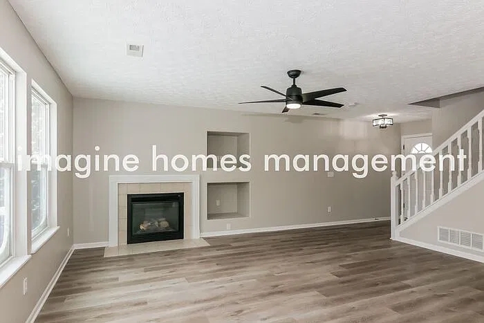 3 bed, 2.5 bath, 1480 sqft, $2,395 — Photo 2