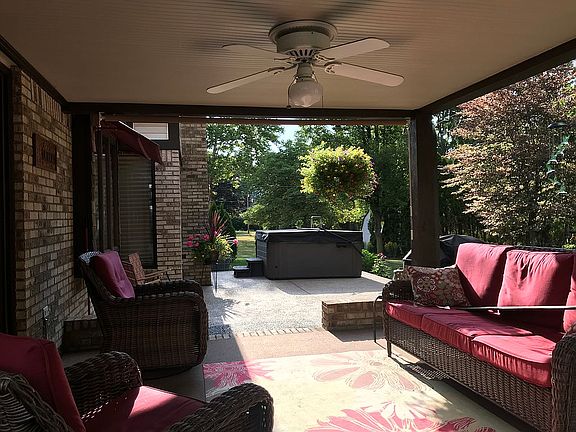 4th image of 23811 Ronita Dr