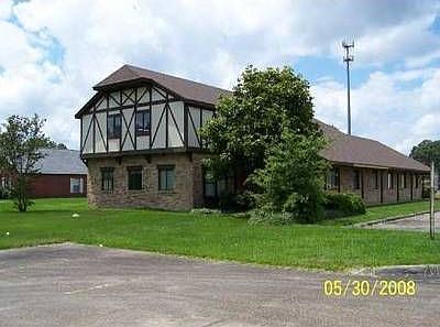 1st image of 2025 Oak Park Blvd
