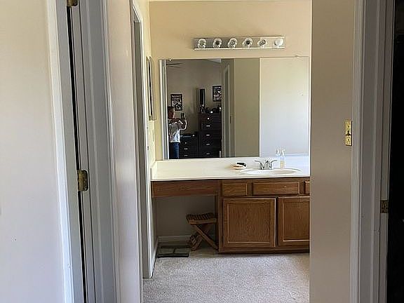 5th image of 919 S Lake Cir