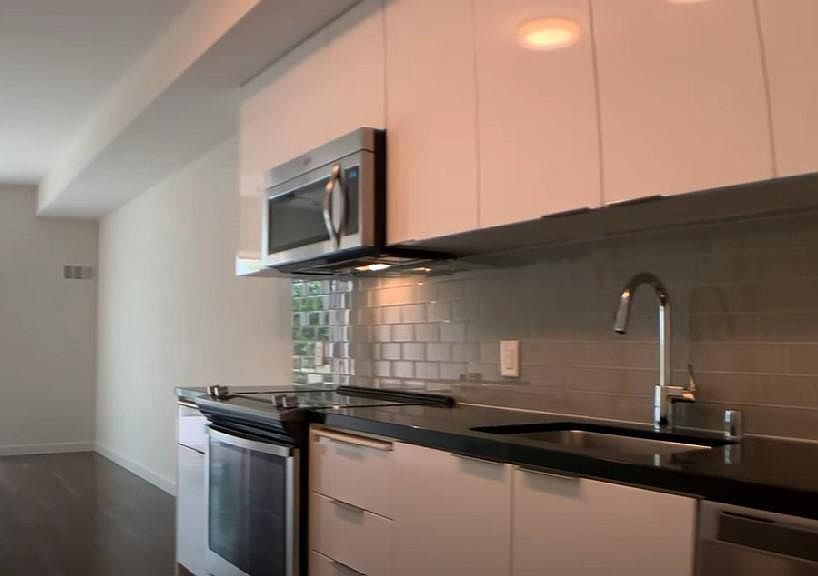 2nd image of 4535 California St #2
