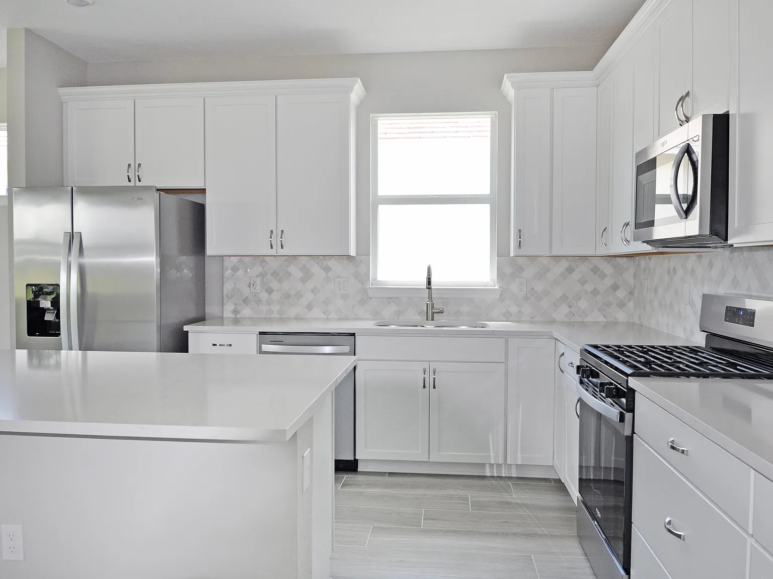 3 bed, 2.0 bath, 1790 sqft, $3,000 — Photo 4