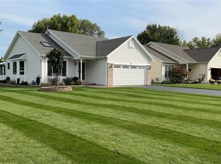 24 Wind Way Cir, Rochester, NY 14624