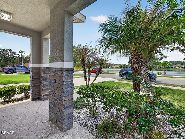 129 Formby Grande Ave — Photo 4