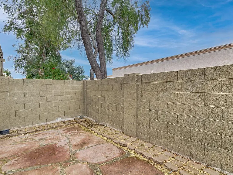 1440 W La Jolla Dr — Photo 25