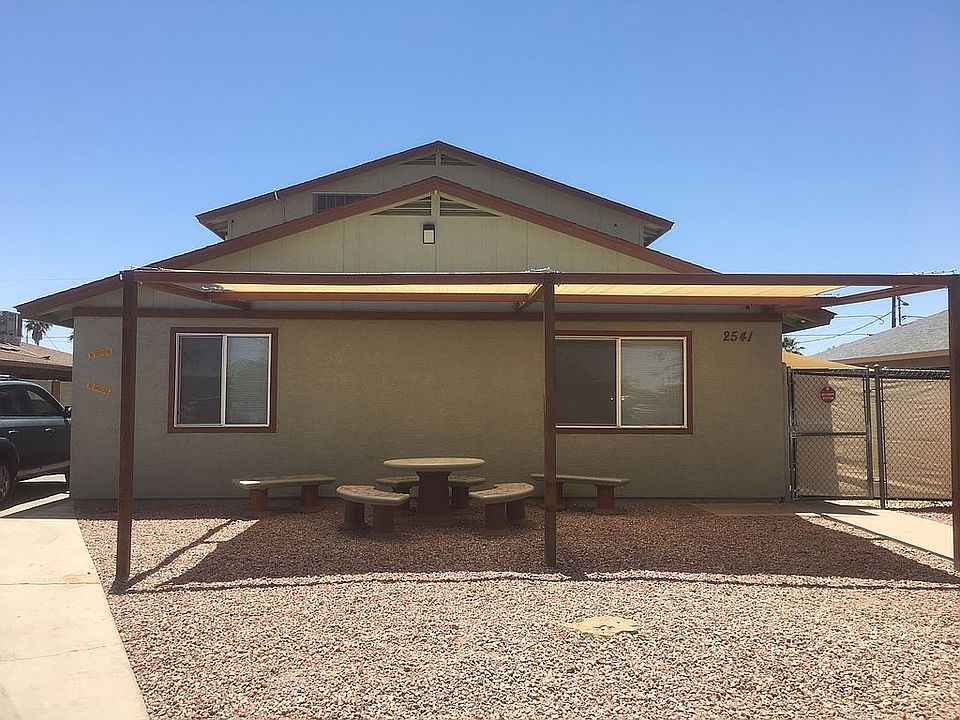 2541 E Corona Front
