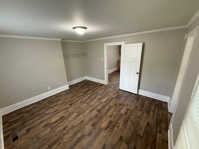 421 Carolina Ave — Photo 3