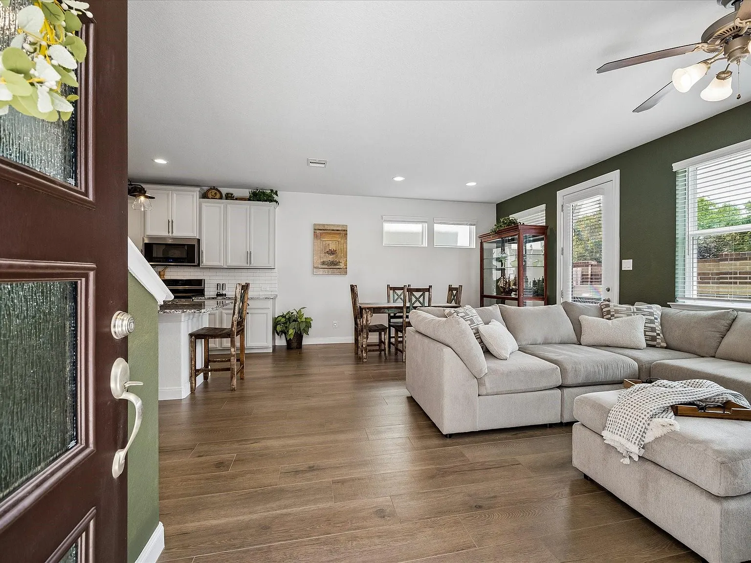 2 bed, 2.5 bath, 1497 sqft, $2,500 — Photo 4