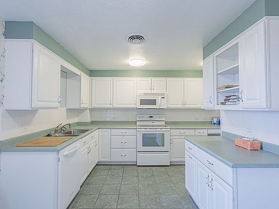 4th image of 800 W Avenue D APT 3E