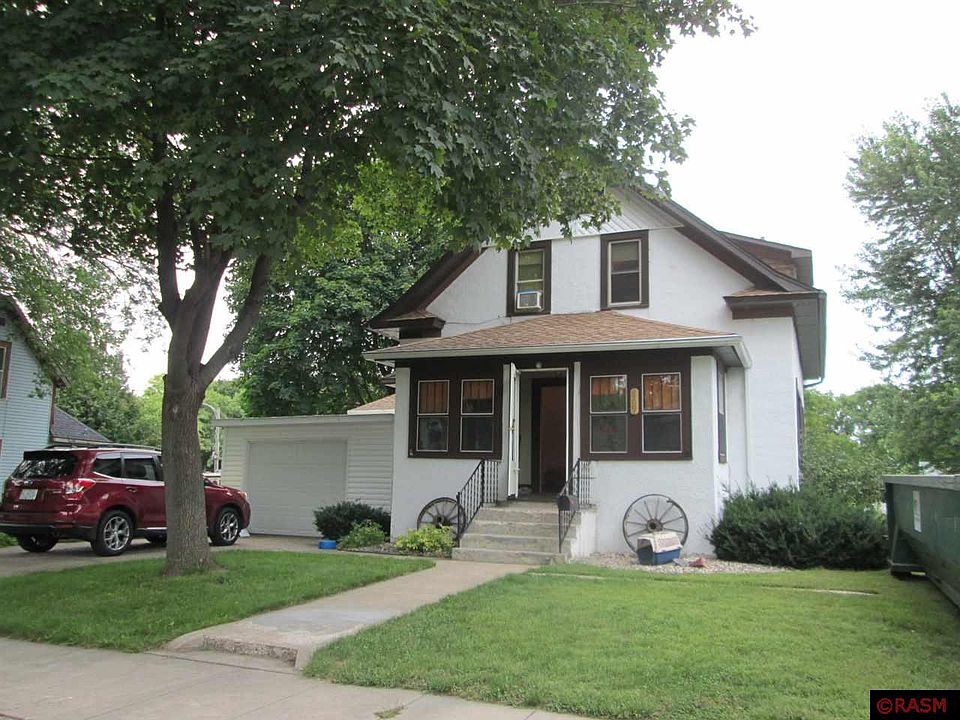 1st image of 809 Armstrong Blvd S